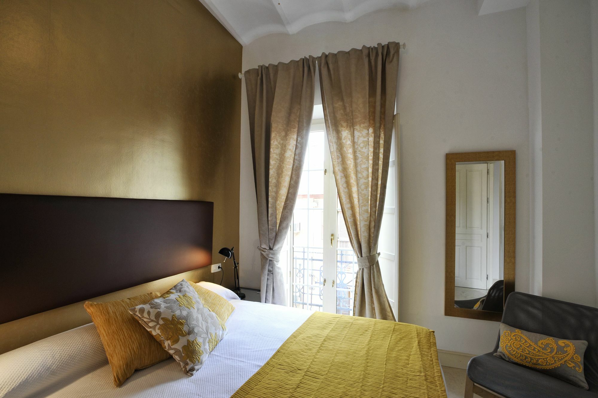 Apartament Singular Peral Sewilla Zewnętrze zdjęcie